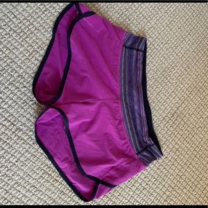 LULU LEMON SPEED UP SHORT SIZE 4